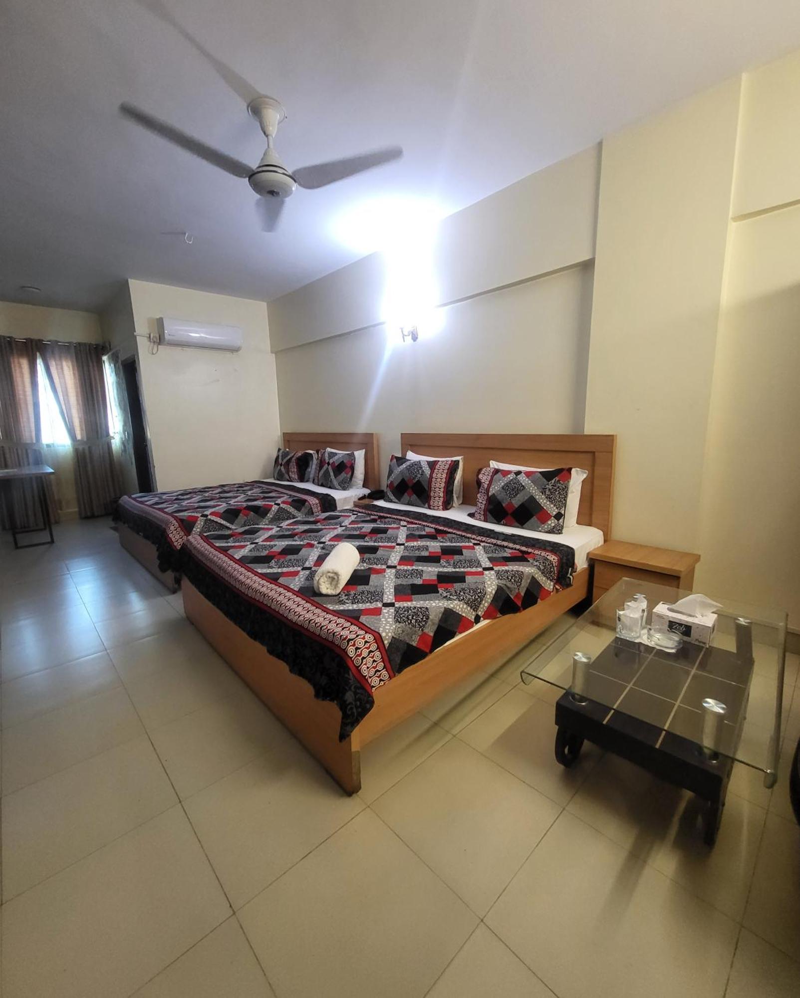 Hotel Rooms Dha Карачі Екстер'єр фото