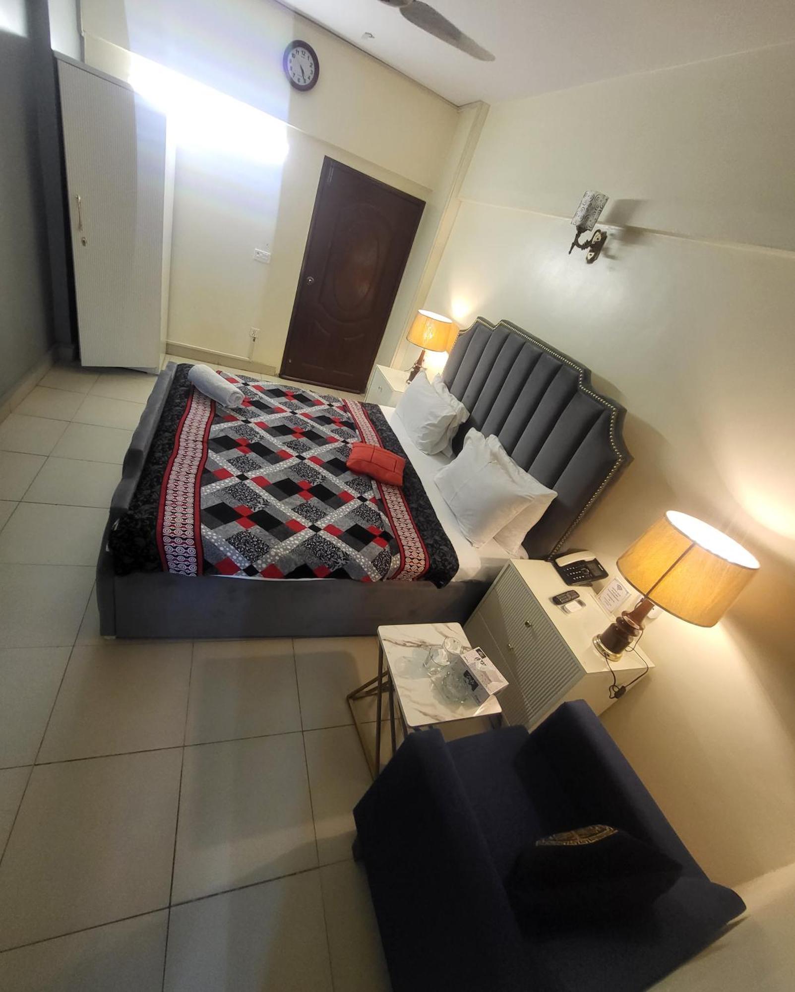 Hotel Rooms Dha Карачі Екстер'єр фото