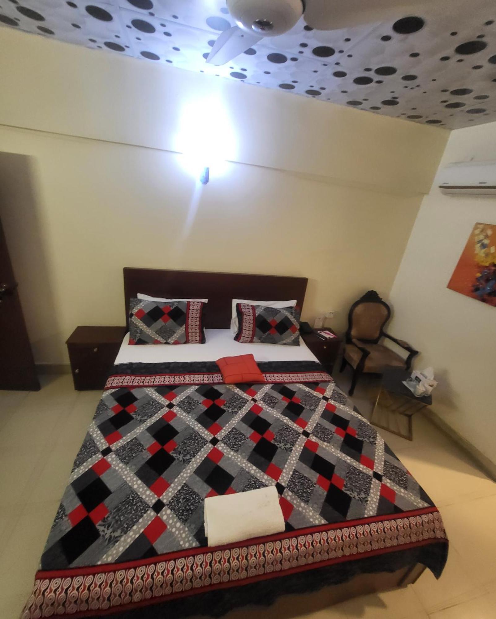 Hotel Rooms Dha Карачі Екстер'єр фото